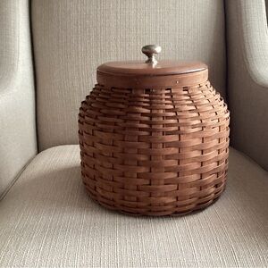 Longaberger Cookie Jar Basket with Lidded Insert